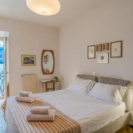 Guesthost - Lovely Lakeview Flat In Apartamento Dongo